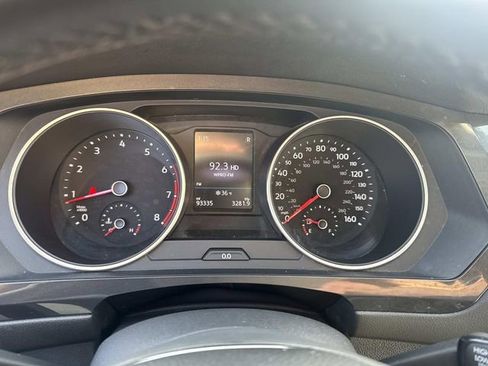 Used 2019 Volkswagen Tiguan SE w/ Panoramic Sunroof Package image 34