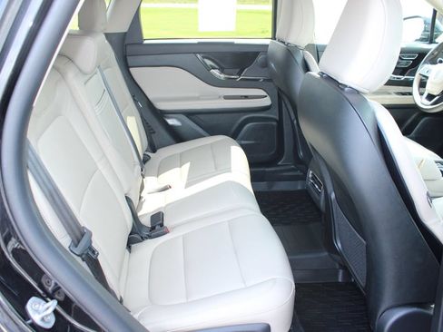 Used 2025 Lincoln Corsair AWD w/ Towing Package image 20