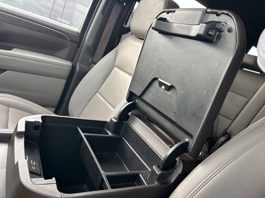 Used 2024 Chevrolet Tahoe LT RWD image 31