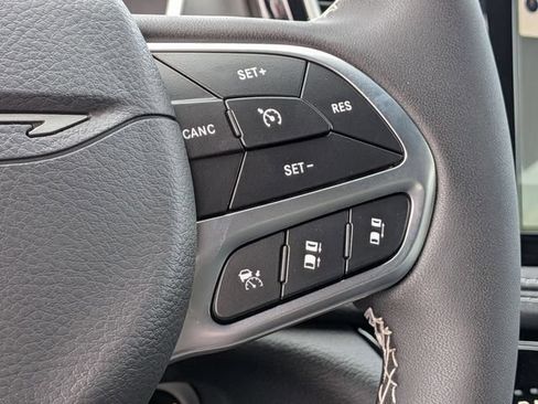 New 2027 Chrysler Pacifica Select FWD image 19