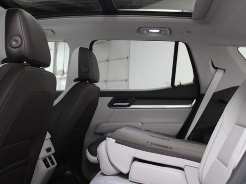 New 2026 GMC Terrain Denali w/ LPO, Black Badging Package image 30