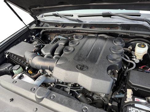 Used 2016 Toyota 4Runner SR5 image 15