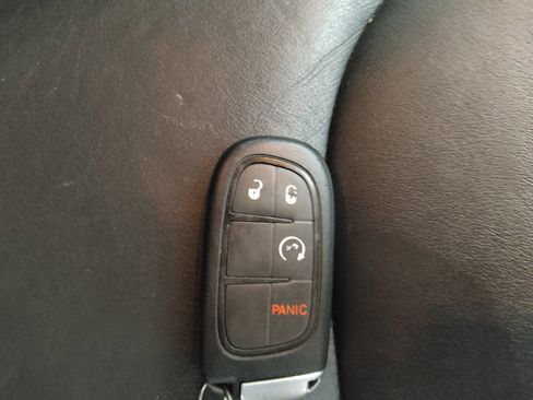 Used 2014 Jeep Cherokee Limited FWD image 32