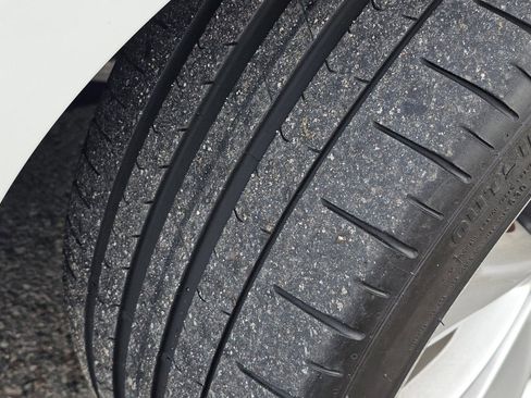 Used 2018 Tesla Model 3 image 19