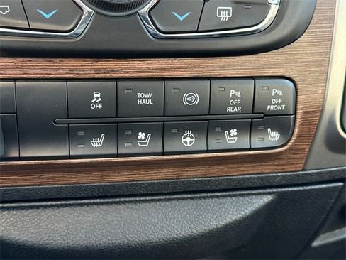 Used 2018 RAM 2500 Laramie image 28