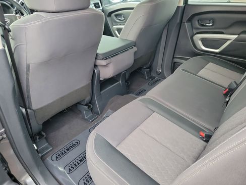 Used 2023 Nissan Titan SV image 13