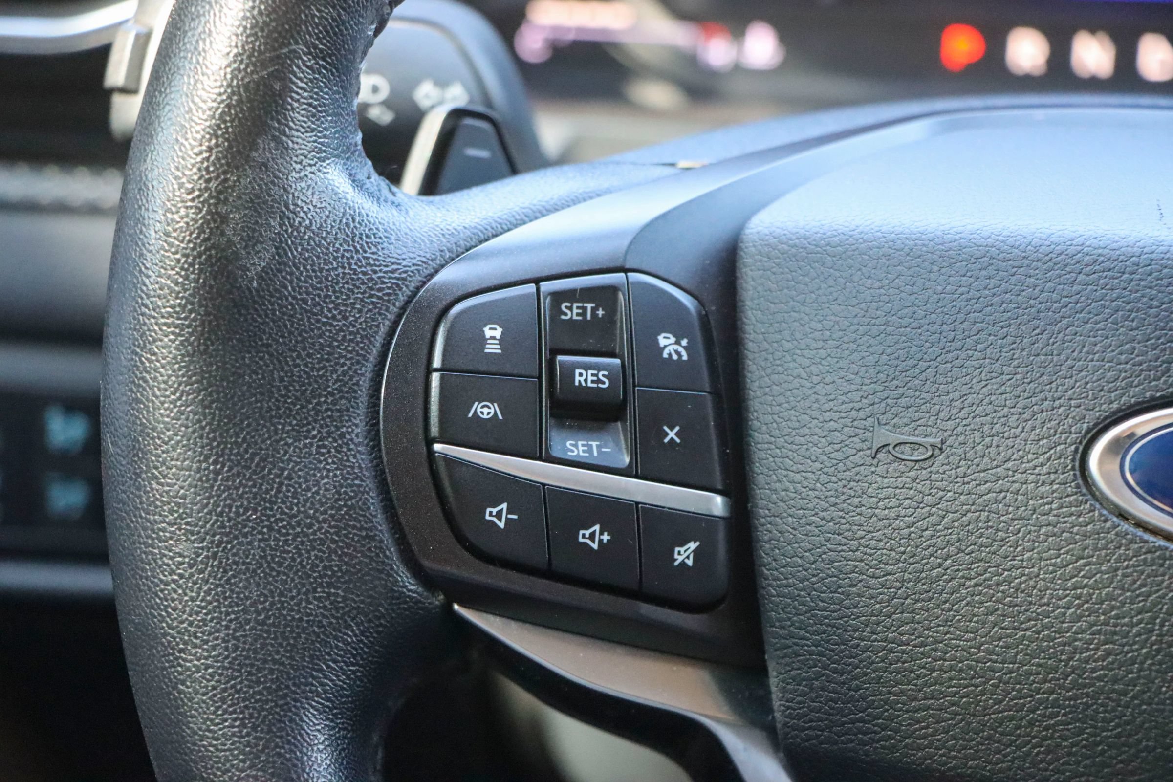 Used 2020 Ford Explorer Limited RWD image 32