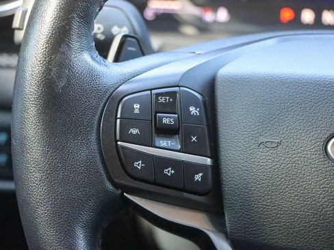 Used 2020 Ford Explorer Limited RWD image 32