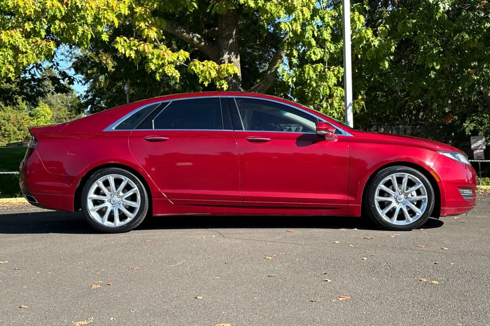 Used 2016 Lincoln MKZ Hybrid w/ Equipment Group 600A Reserve FWD image 8