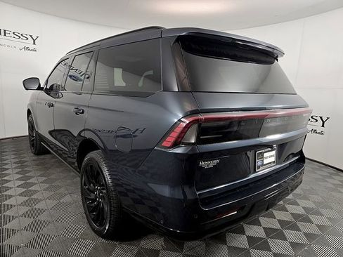 New 2025 Lincoln Navigator Reserve w/ Jet Appearance Package image 7