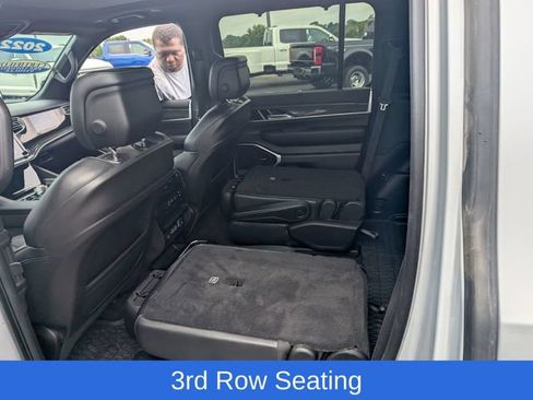 Used 2022 Jeep Wagoneer Series II w/ Convenience Group I AWD/4WD image 10