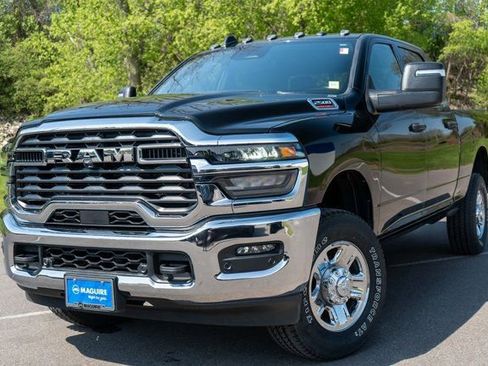 Used 2025 RAM 2500 Tradesman AWD/4WD image 1