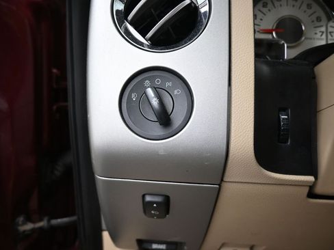 Used 2012 Ford Expedition XLT image 12