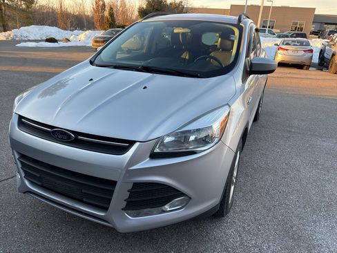 Used 2016 Ford Escape SE w/ SE Leather Comfort Package image 3