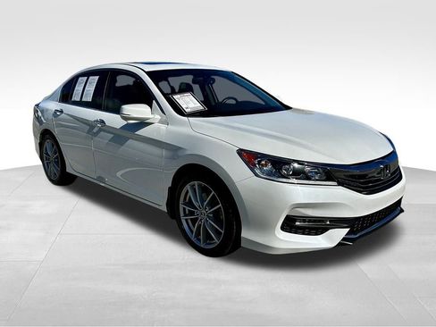 Used 2017 Honda Accord EX-L image 3