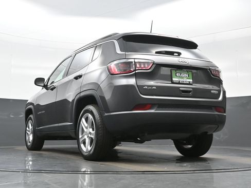 Used 2023 Jeep Compass Latitude w/ Convenience Group AWD/4WD image 31