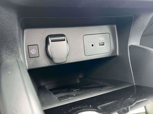 Used 2025 Nissan Versa SV w/ Trunk Package image 15