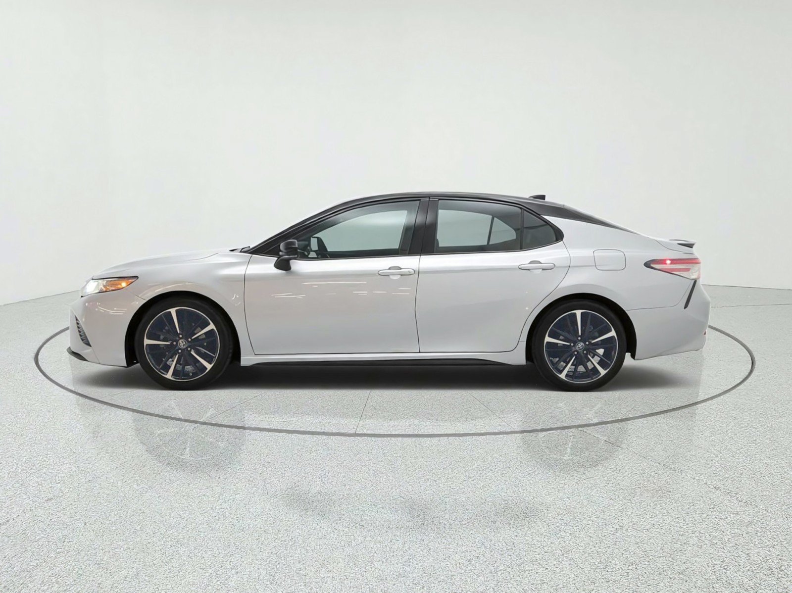 Used 2019 Toyota Camry XSE w/ Driver Assist Package FWD image 8