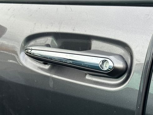 Used 2021 Toyota Sienna Platinum image 19