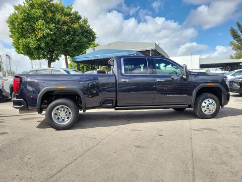 Used 2024 GMC Sierra 3500 Denali Ultimate image 4