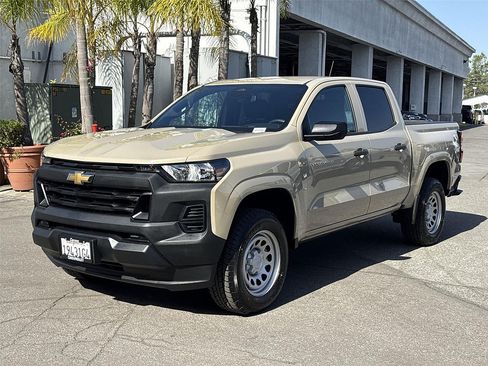 Used 2024 Chevrolet Colorado W/T RWD image 7