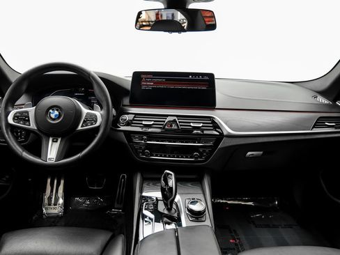 Used 2021 BMW M550i xDrive w/ Executive Package AWD/4WD image 18