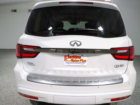 Used 2022 INFINITI QX80 Premium Select w/ All-Season Package RWD image 8