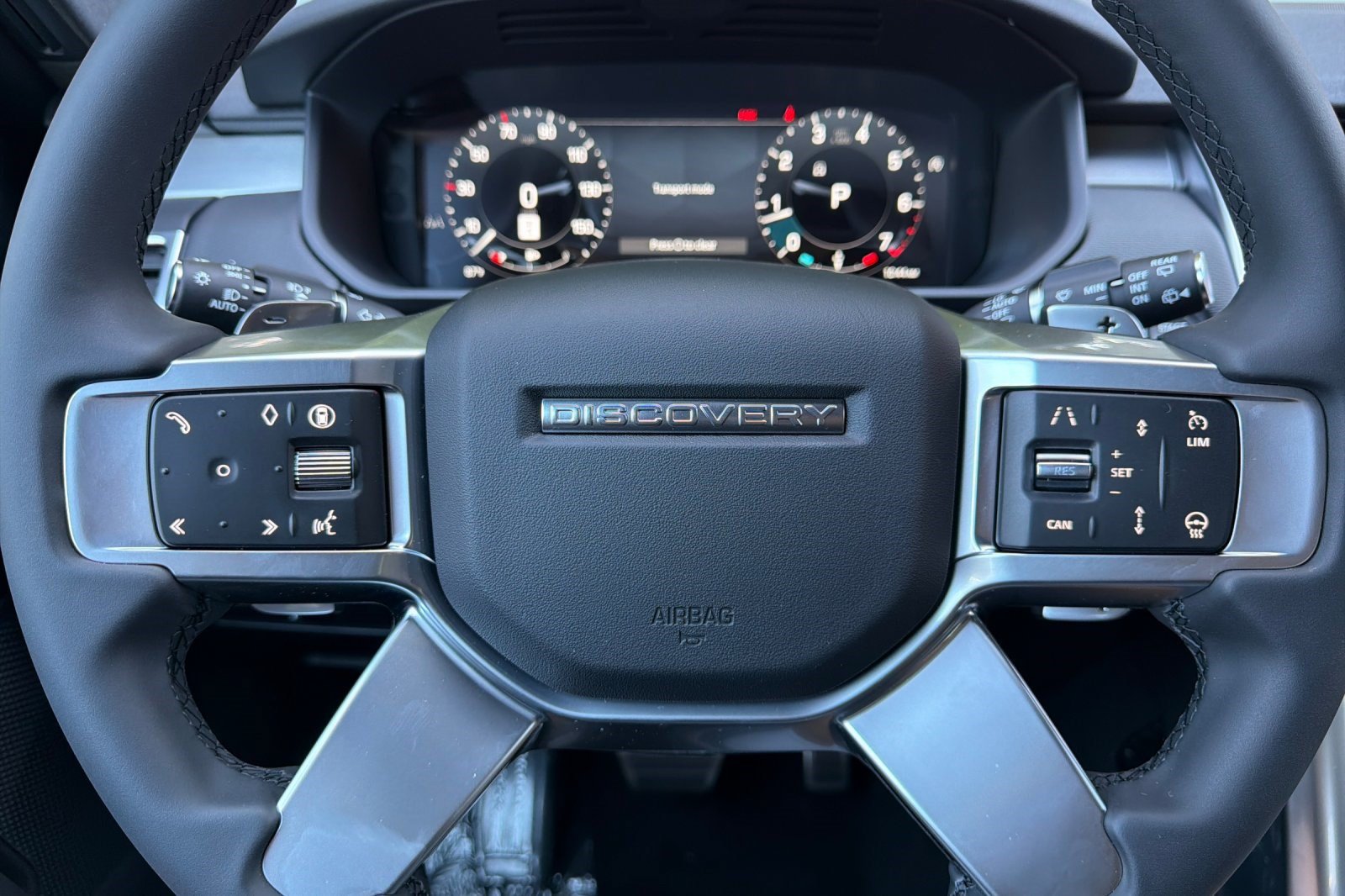 New 2026 Land Rover Discovery Dynamic SE AWD/4WD image 10