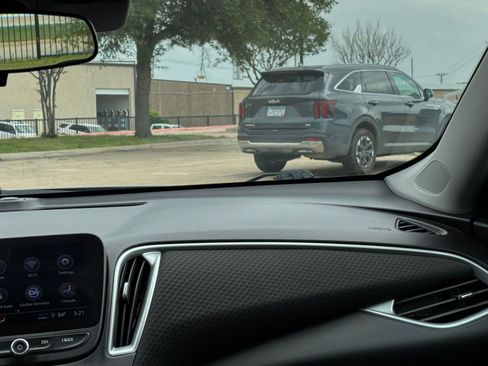 Used 2024 Chevrolet Malibu LT image 35