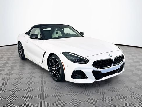 Used 2023 BMW Z4 M40i w/ Premium Package RWD image 2