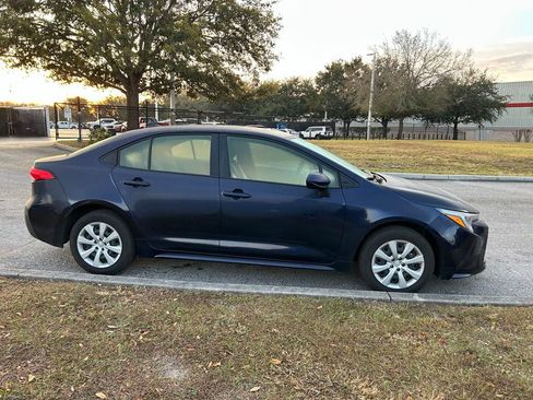 Certified 2025 Toyota Corolla LE image 6
