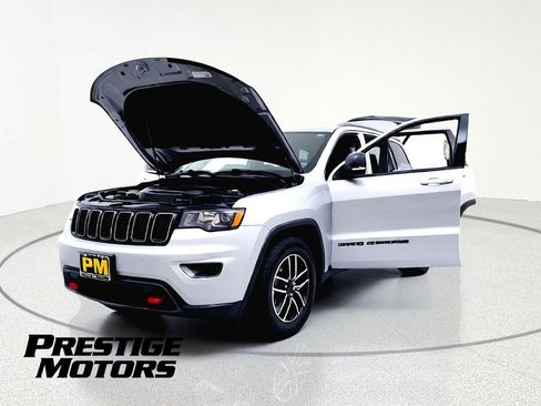 Used 2019 Jeep Grand Cherokee Trailhawk AWD/4WD image 10