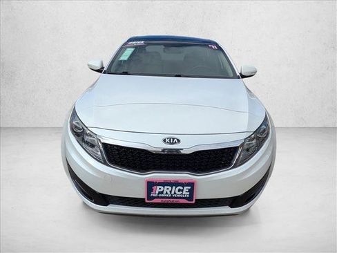 Used 2011 Kia Optima EX w/ Premium Pkg image 2