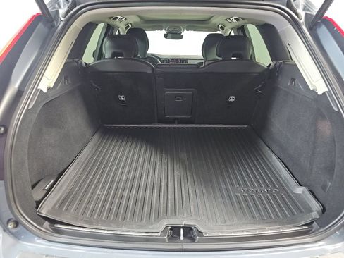 Used 2023 Volvo XC60 B5 Plus w/ Protection Package Premier AWD/4WD image 7