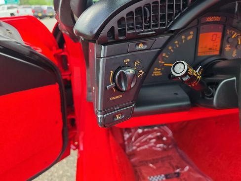 Used 1993 Chevrolet Corvette Convertible RWD image 15