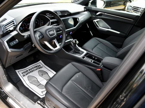 Used 2025 Audi Q3 2.0T Premium image 27