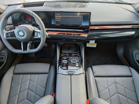 Used 2027 BMW 530i w/ M Sport Package RWD image 16