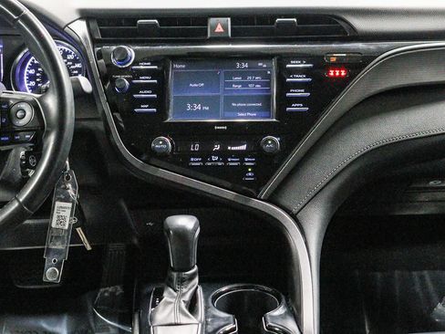 Certified 2020 Toyota Camry SE w/ Carpet Mat Package FWD image 13