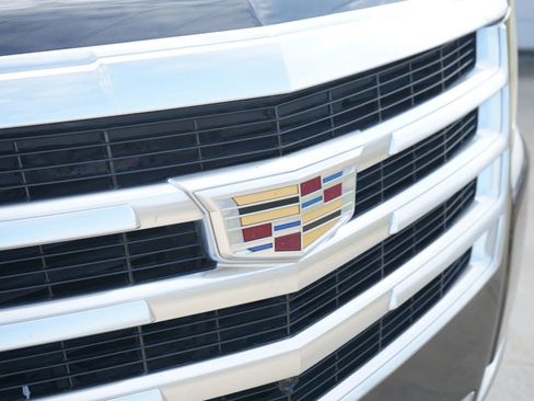 Used 2016 Cadillac Escalade Luxury image 6