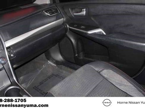 Used 2015 Toyota Camry SE FWD image 11