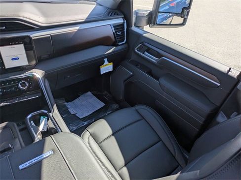 New 2026 GMC Sierra 3500 Denali w/ Denali Reserve Package image 16