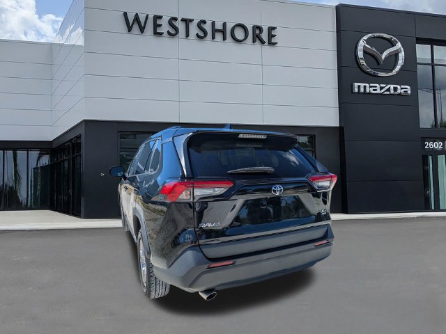 Used 2023 Toyota RAV4 XLE AWD/4WD image 5