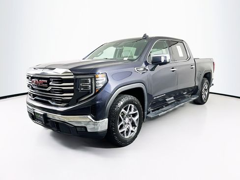 Used 2022 GMC Sierra 1500 SLT AWD/4WD image 3