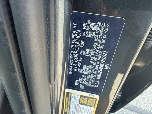 Used 2025 Kia Soul LX FWD image 18