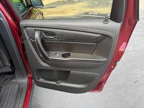 Used 2017 Chevrolet Traverse LT FWD image 18