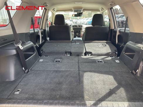 Used 2022 Toyota 4Runner SR5 RWD image 31