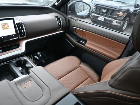 New 2026 Ford Expedition King Ranch image 32