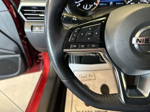 Used 2019 Nissan Altima 2.5 SV FWD image 11