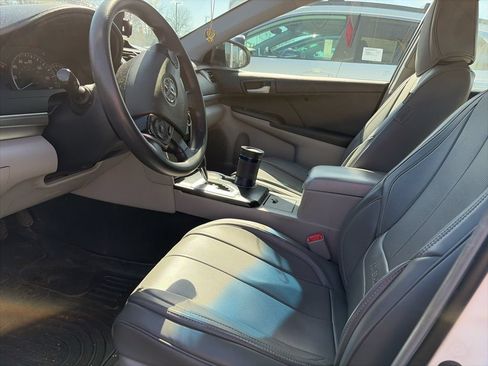 Used 2012 Toyota Camry LE FWD image 6