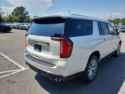 Certified 2022 GMC Yukon XL Denali AWD/4WD image 3